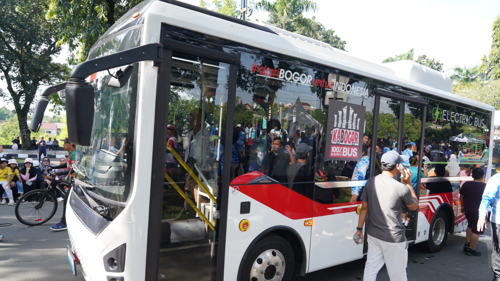 Bus listrik trayek Bojonggede - Sentul resmi diluncurkan, uji coba gratis selama 3 bulan. Foto : Diskominfo Pemkab Bogor